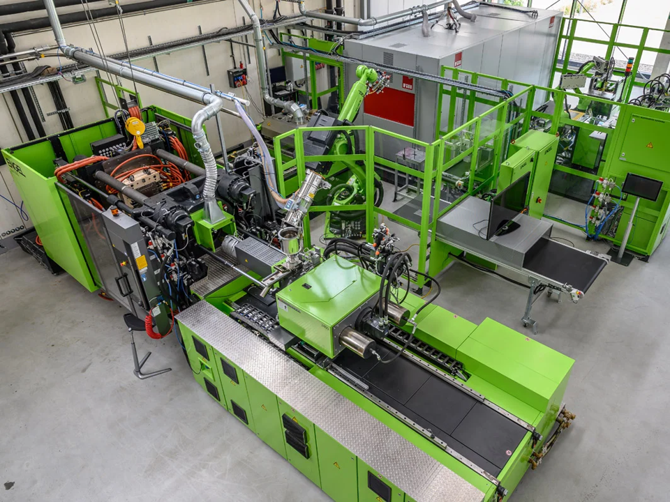 Spritzgussmaschinen in der LIT Factory